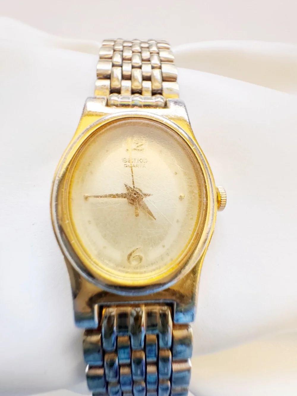 Seiko Quartz Watch Women’s Gold Tone Oval Face Vintage 17mm 6” Runs